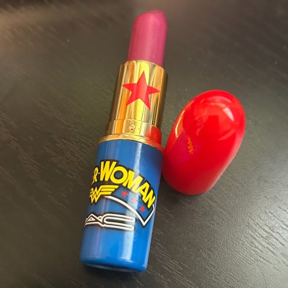 MAC Lipstick bundle - Purple - Pink Tones + Special Edition Wonder Woman - Picture 6 of 6